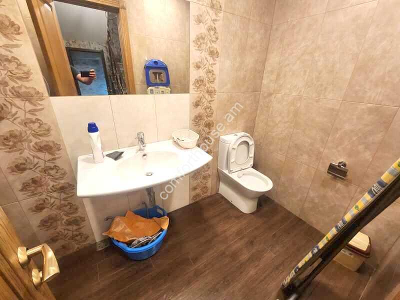 bdb8b0d6-b611-437e-8584-101af7a660b1