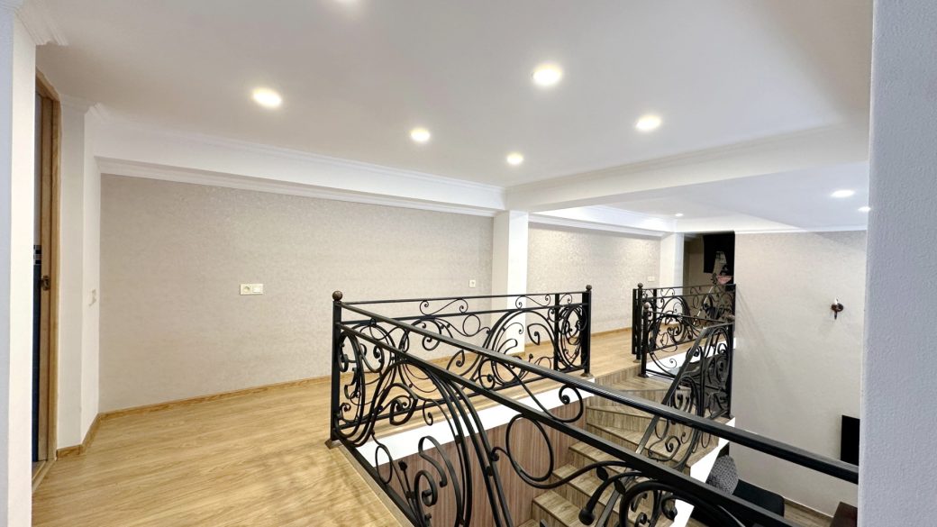 0-02-05-1aa7557f55ba3085bd9e19e5420c9891015639fb940d6577516fbf8fa38d5b13_27ea5b74c9b1a5bc