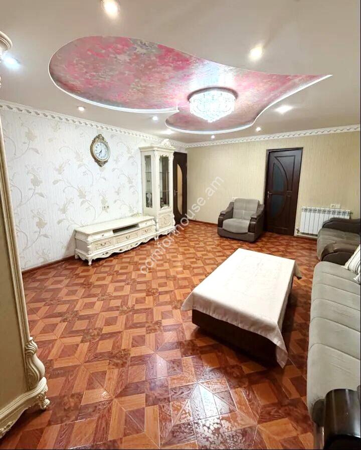 449029-3158713-crop