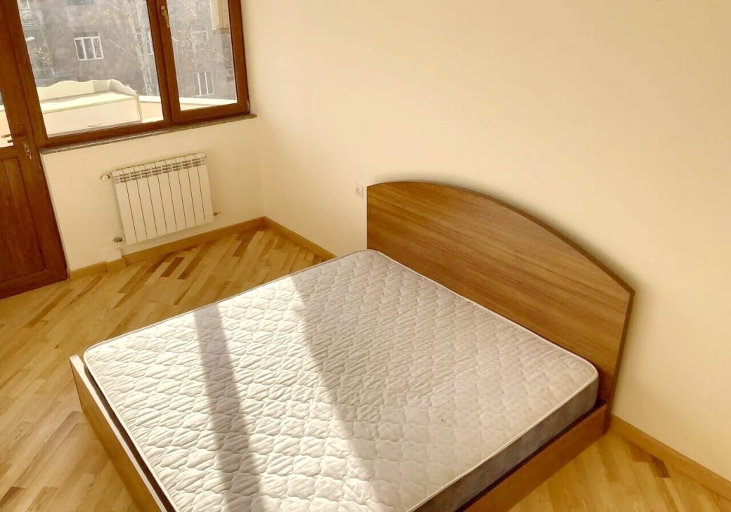 449304-3162676-crop