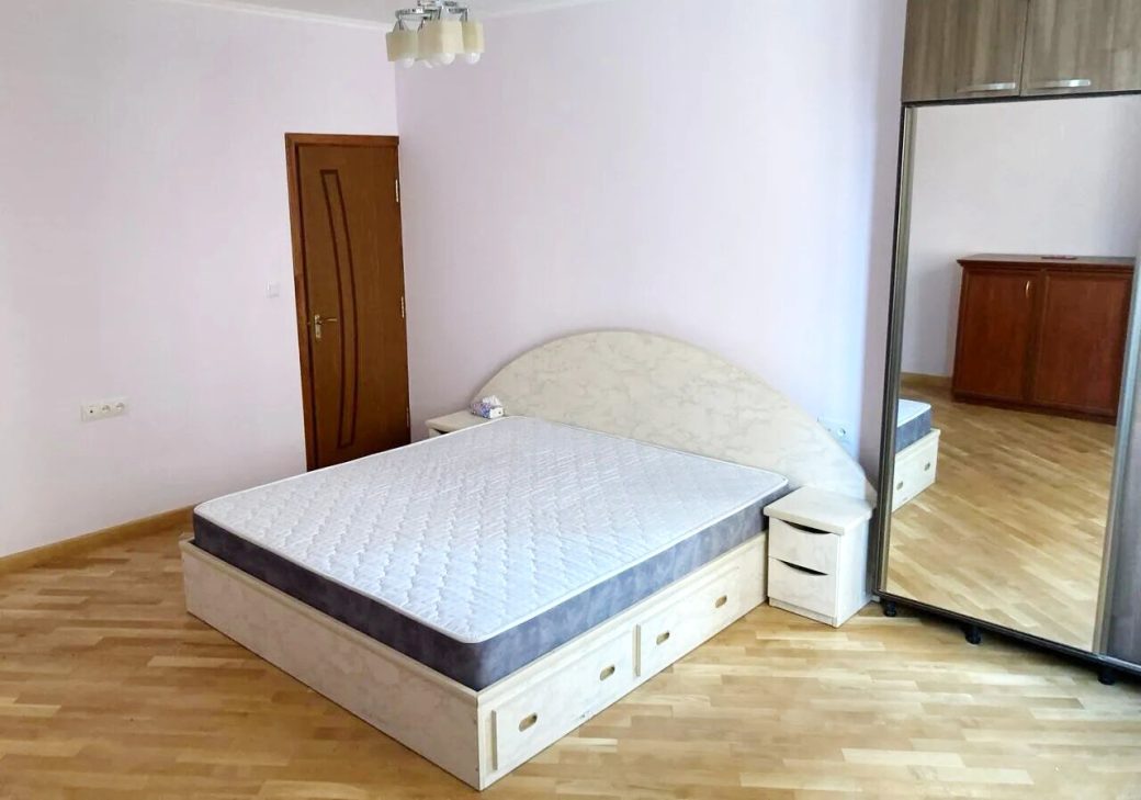 449304-3162680-crop