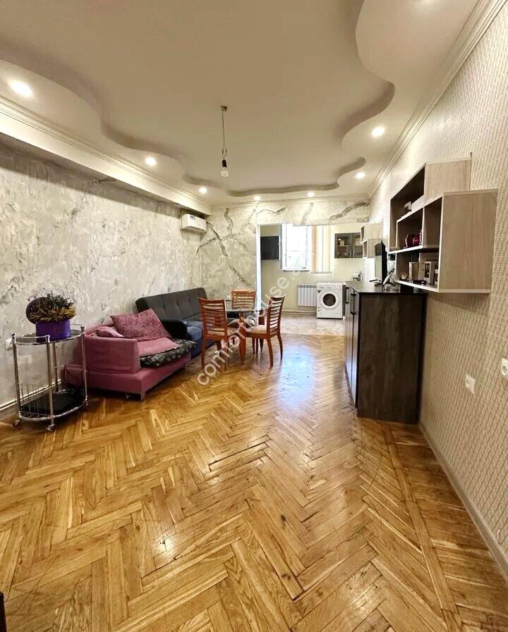 450978-3187380-crop