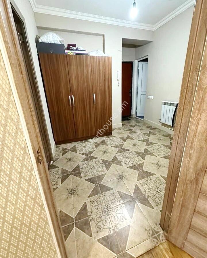 450978-3187383-crop