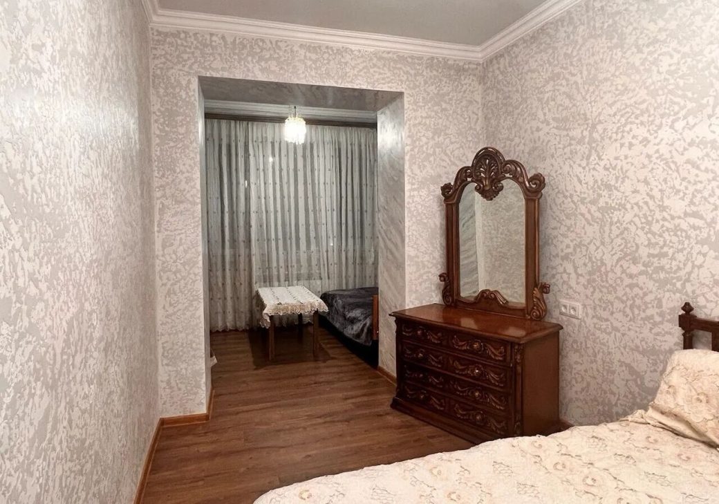 451085-3189025-crop