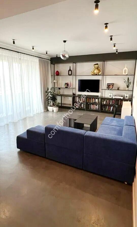 451093-3189104-crop