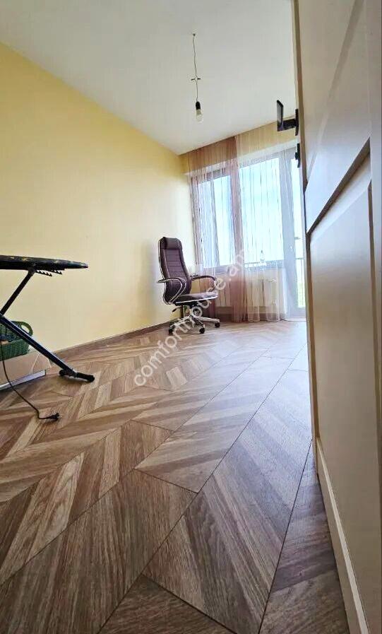 452186-3204727-crop