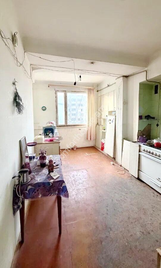 452410-3208448-crop
