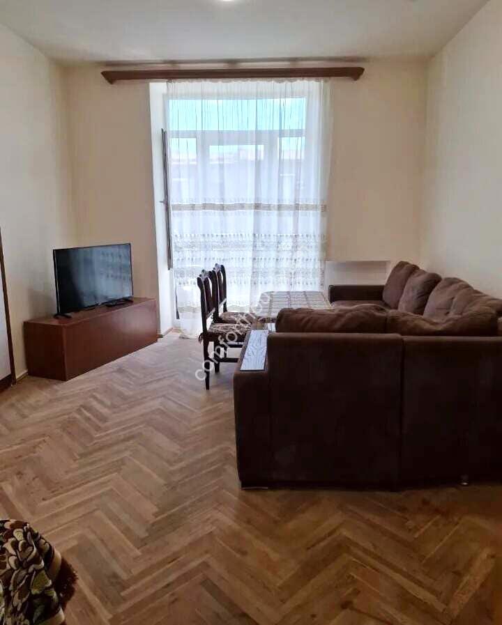 453046-3217593-crop