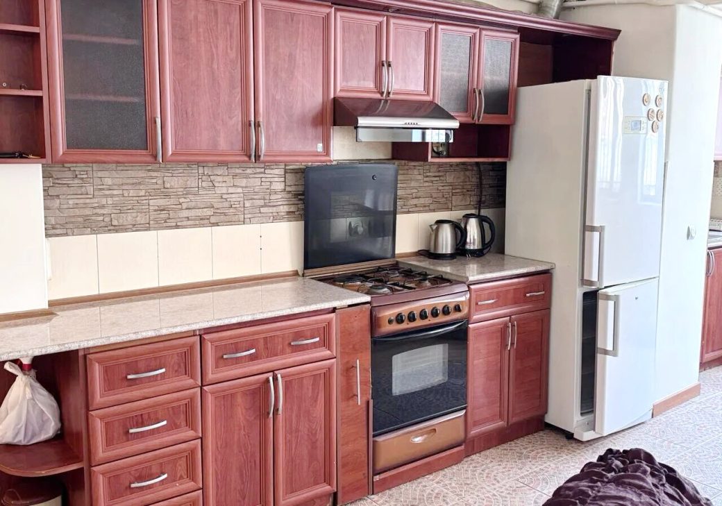 453063-3217896-crop