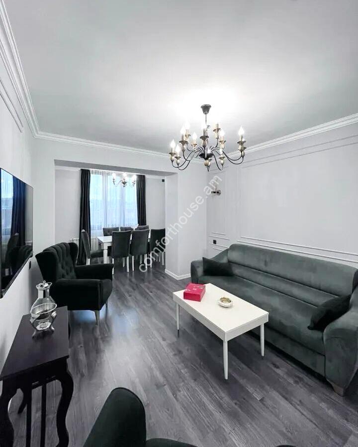 452965-3216517-crop