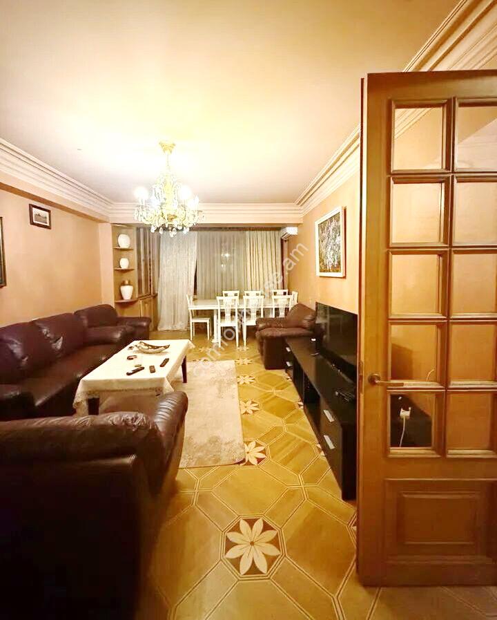 452976-3216703-crop