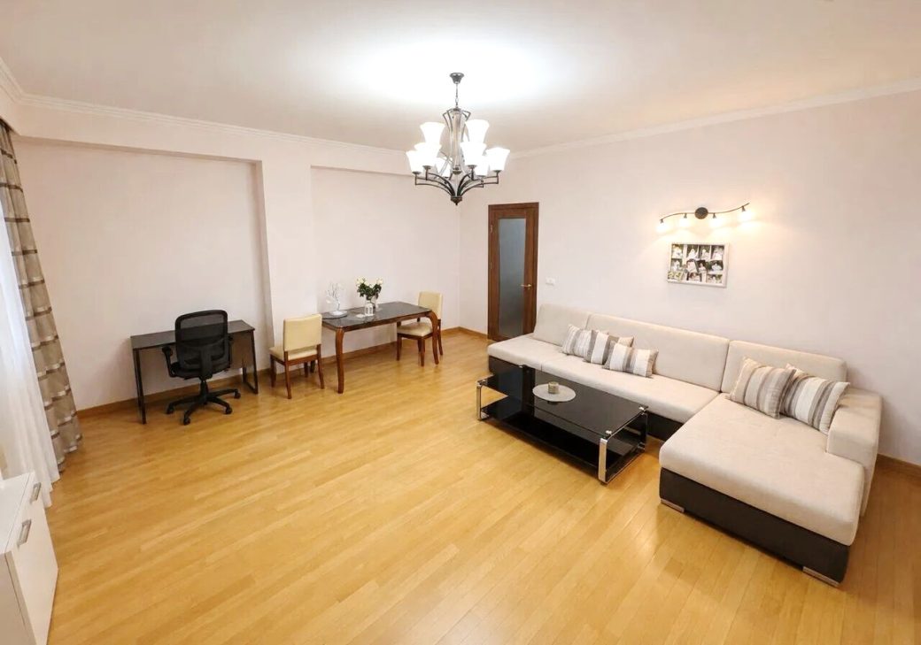 453053-3217695-crop