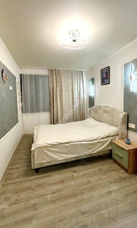 453295-3221567-crop
