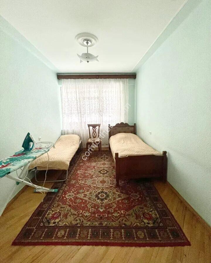 453523-3225244-crop