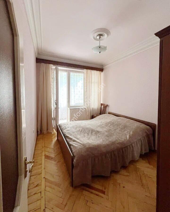 453523-3225246-crop