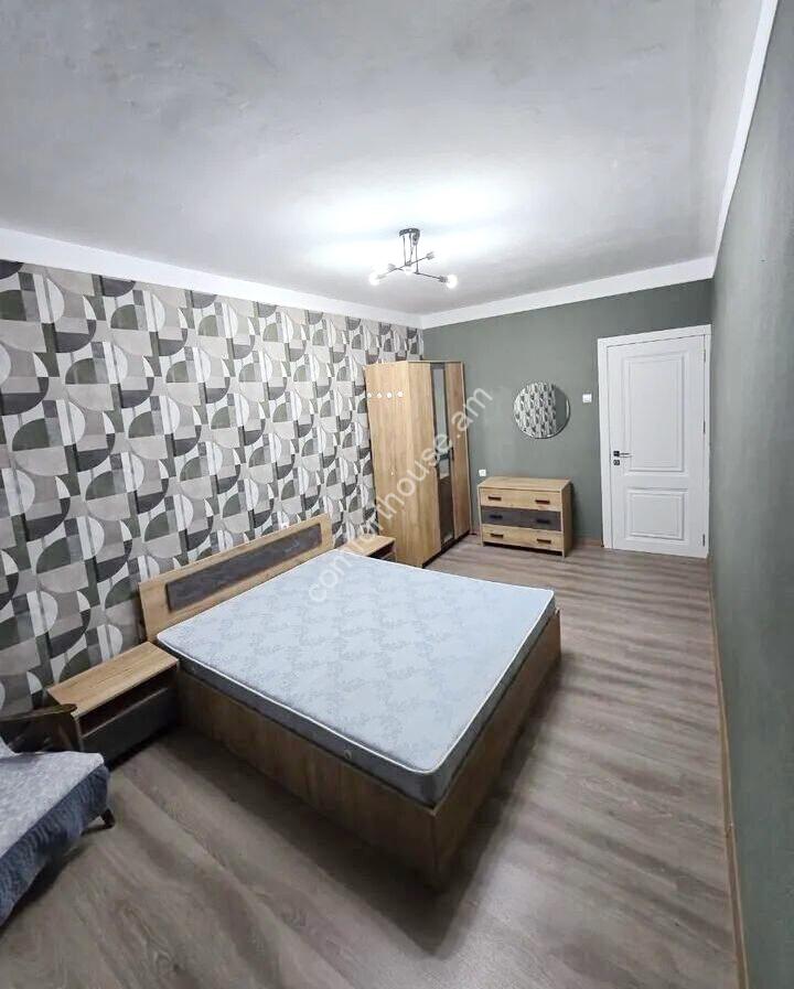 453533-3225404-crop