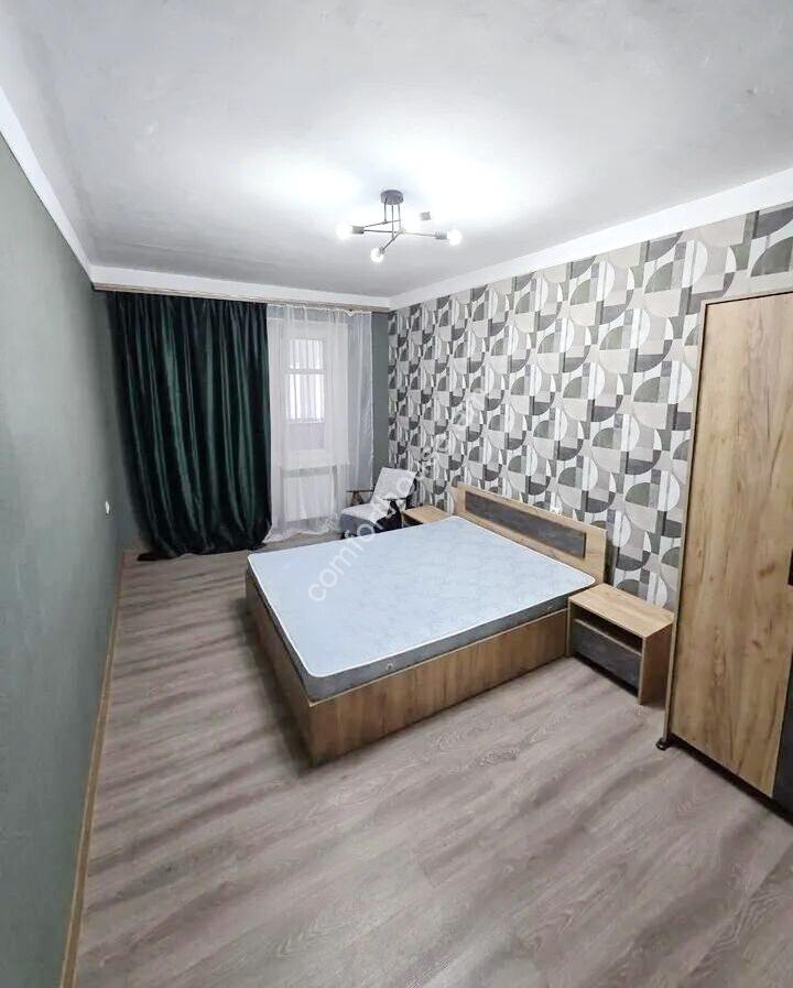 453533-3225406-crop