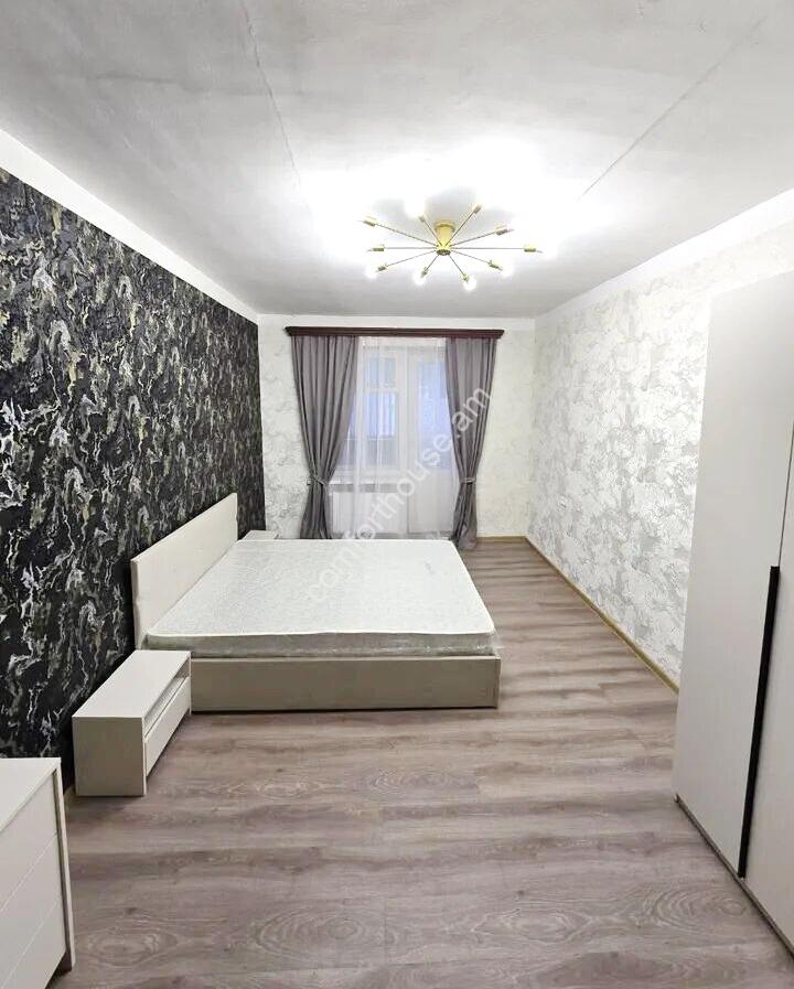 453533-3225407-crop