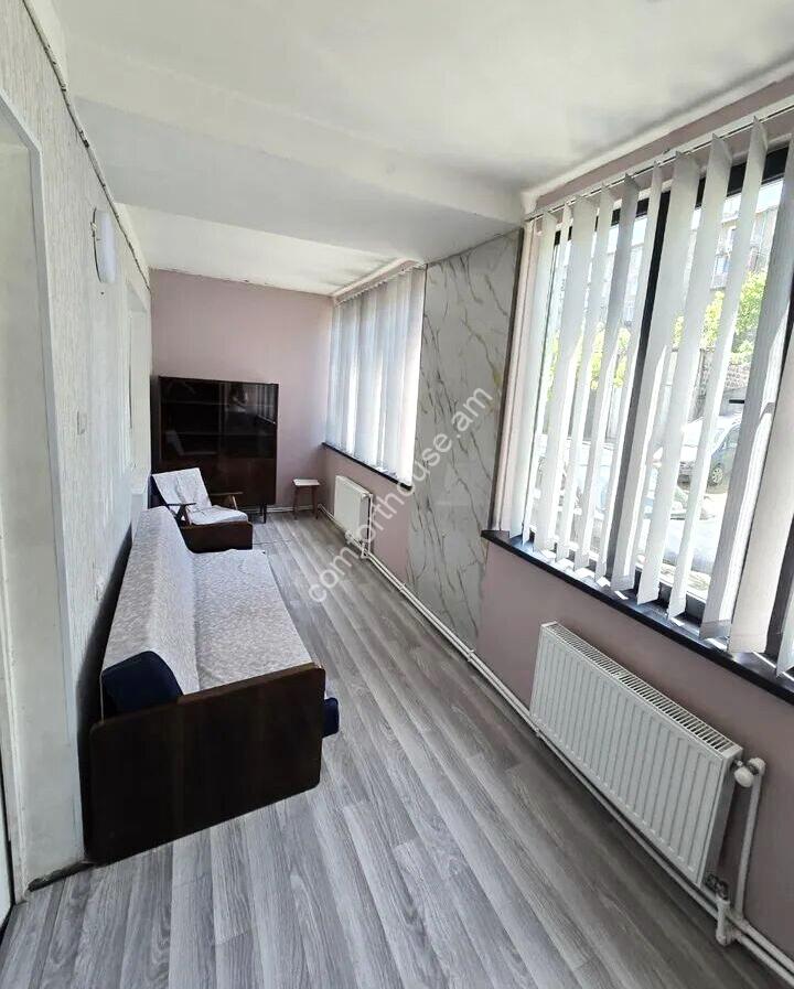 453533-3225414-crop