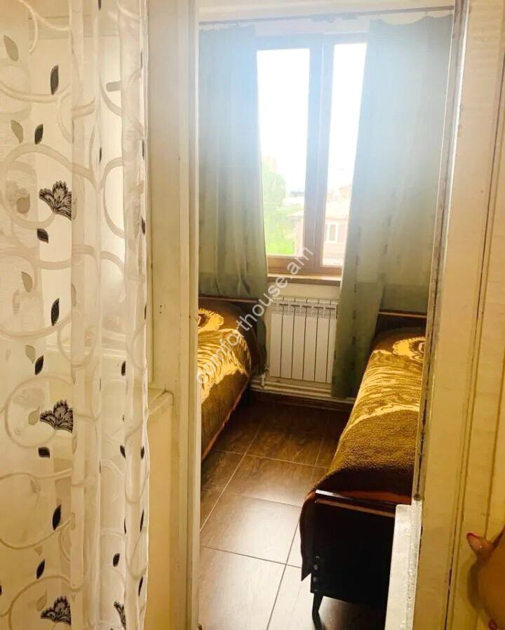 454284-3237648-crop