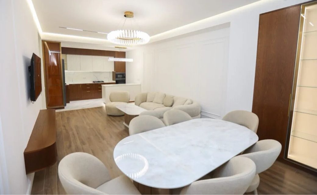 454348-3238551-crop