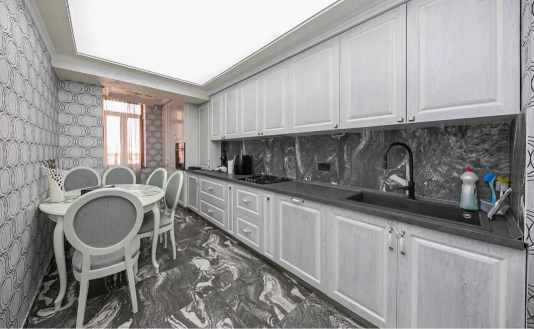 454441-3239996-crop