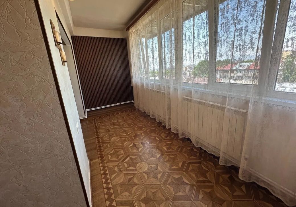 454638-3242942-crop