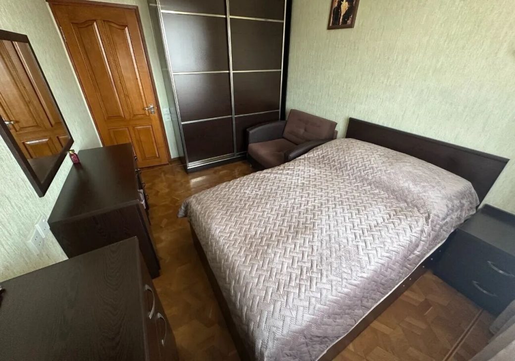 454638-3242949-crop