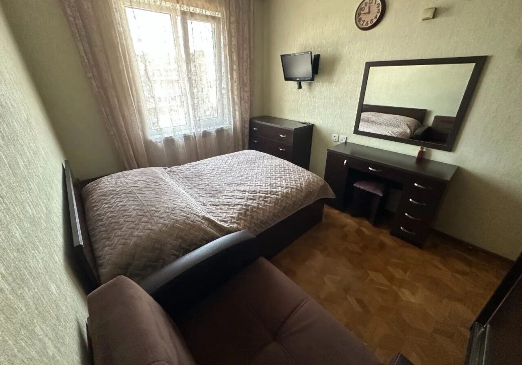 454638-3242950-crop