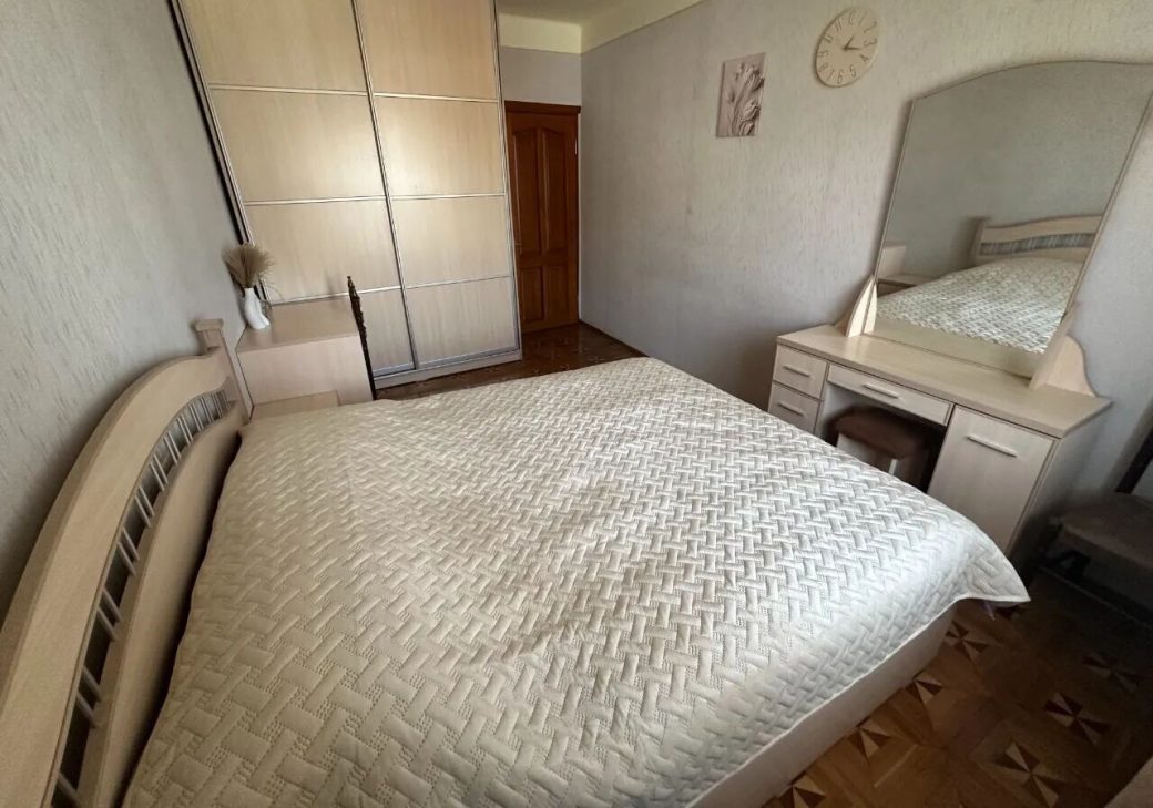 454638-3242954-crop