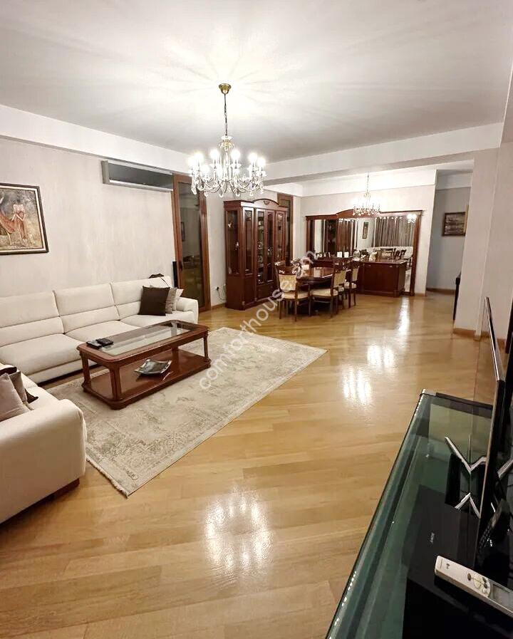 454902-3246944-crop
