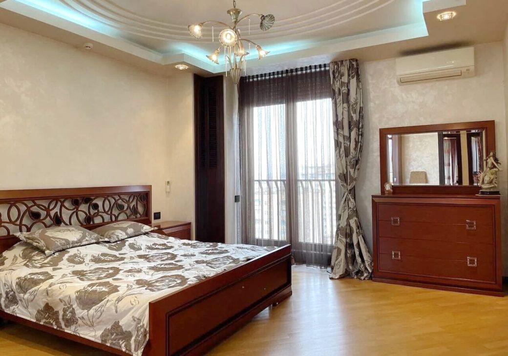 454955-3247763-crop