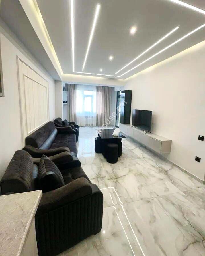 454966-3247930-crop