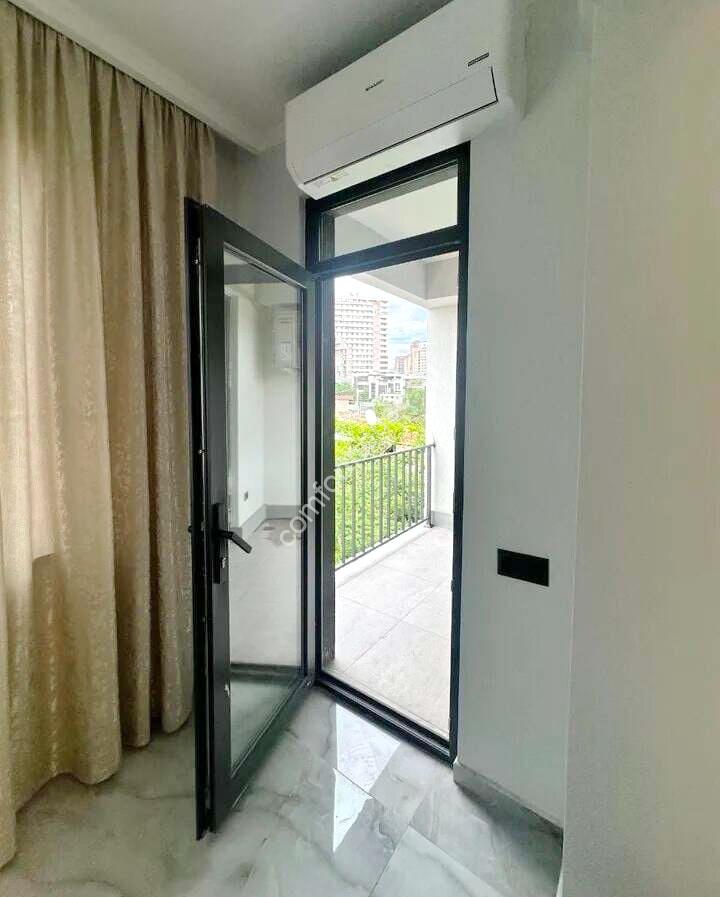454966-3247932-crop