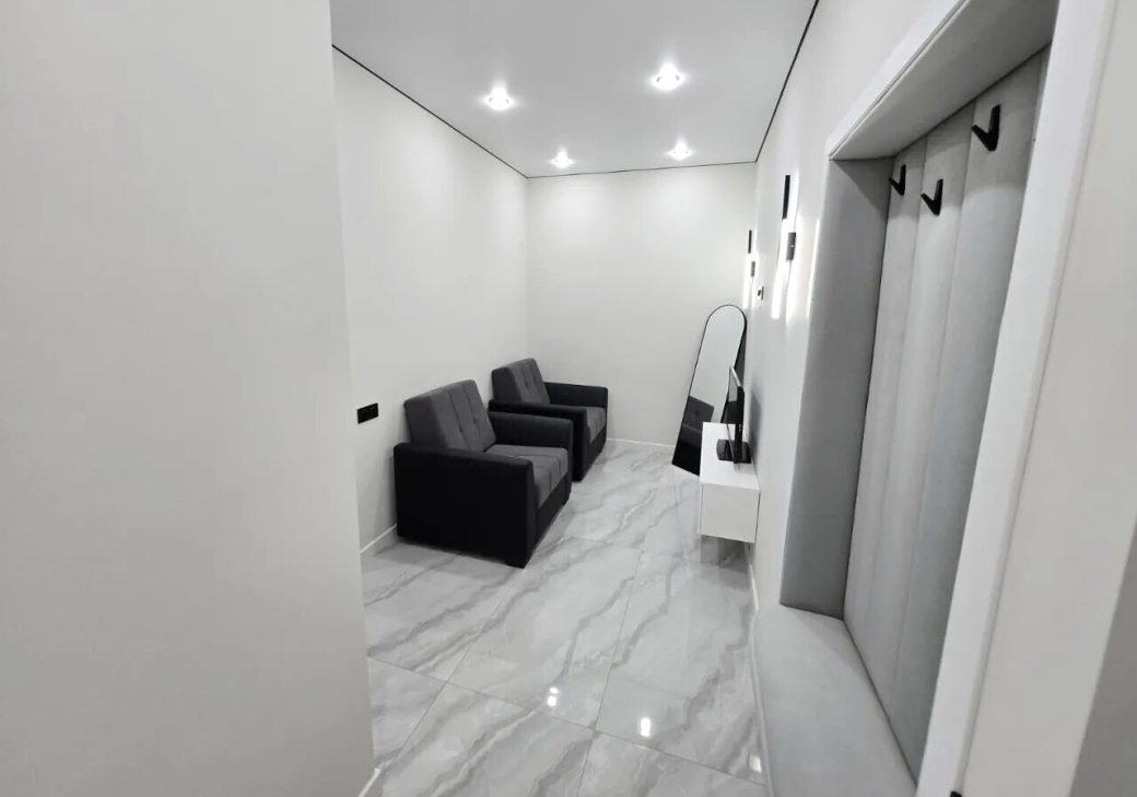456239-3266896-crop