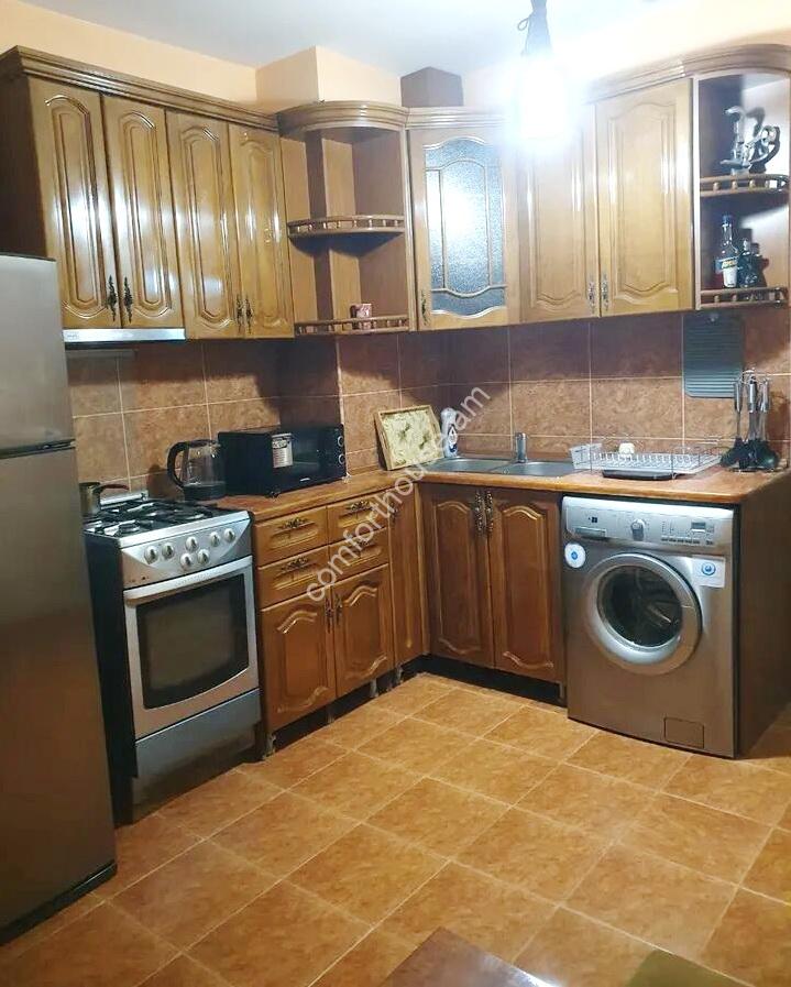 434889-3276116