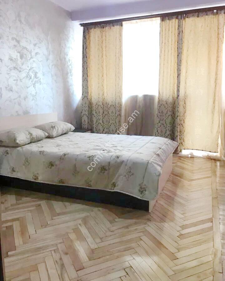 455204-3251599-crop