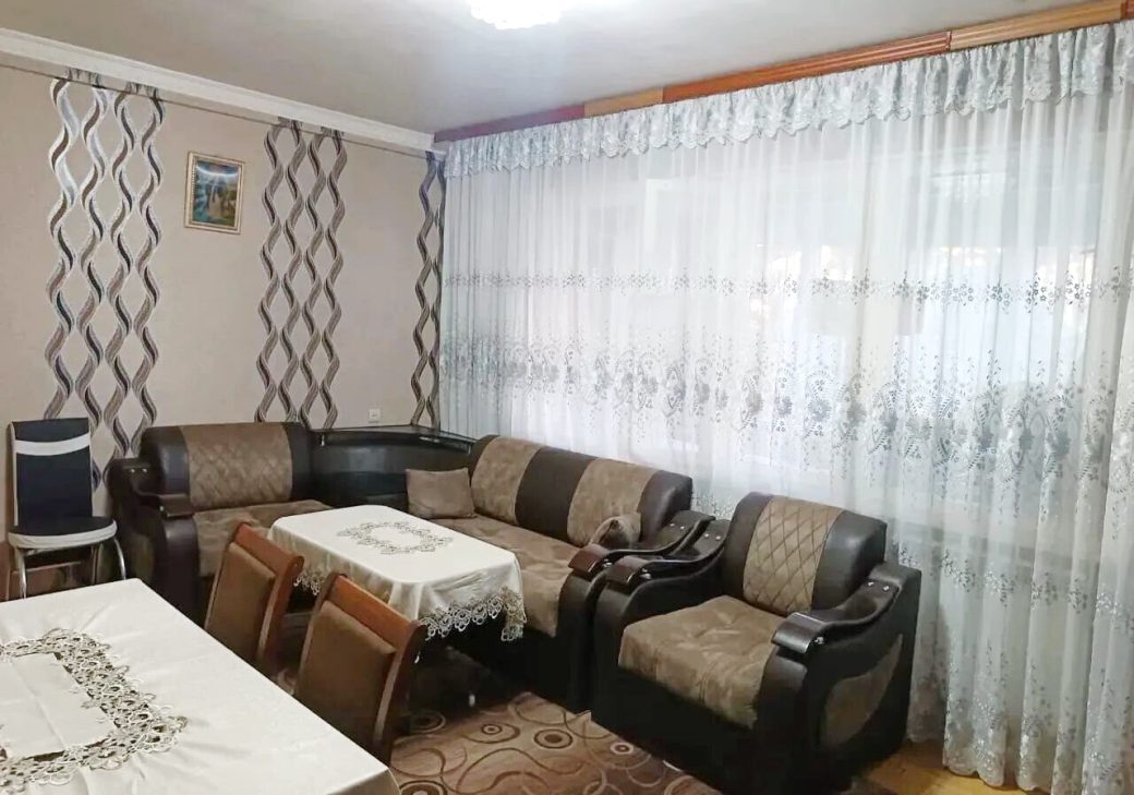 456157-3265675-crop