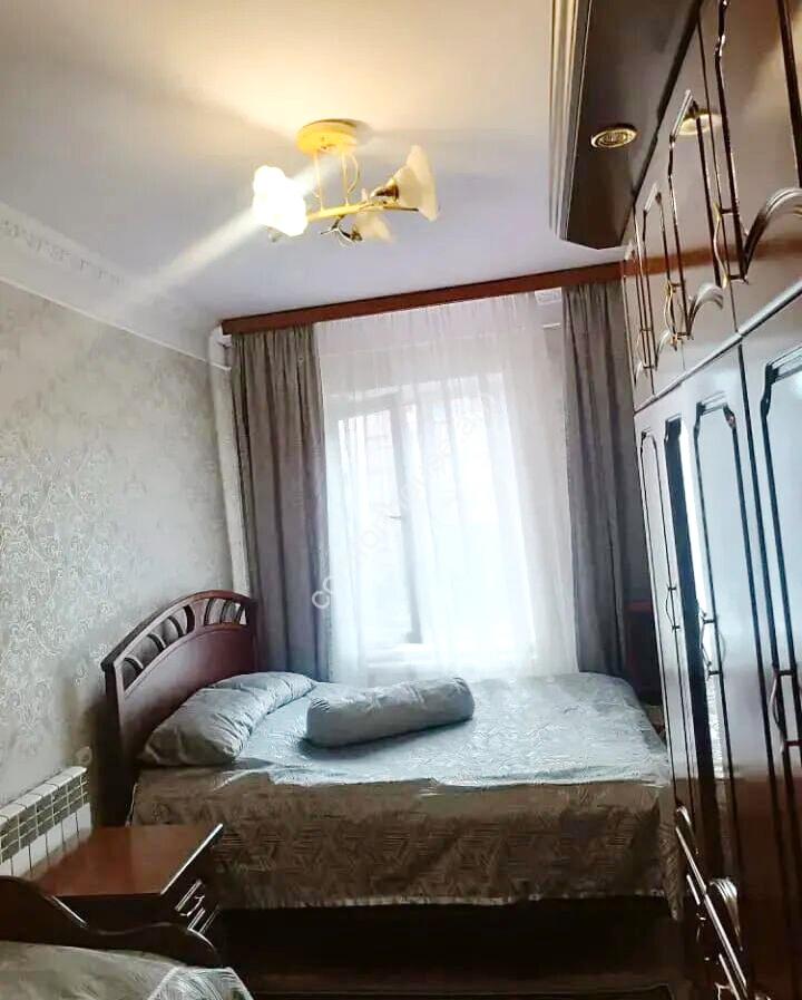 456157-3265677-crop