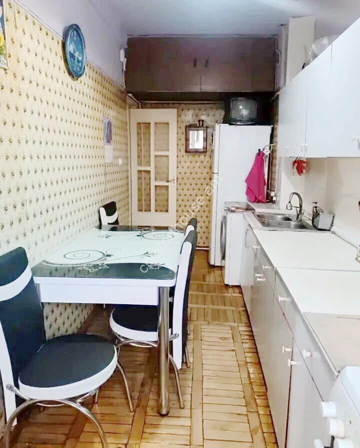 456157-3265684-crop