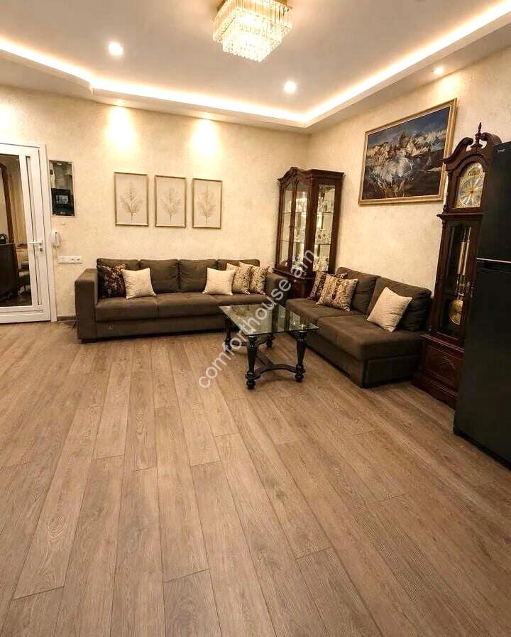 456878-3275611-crop