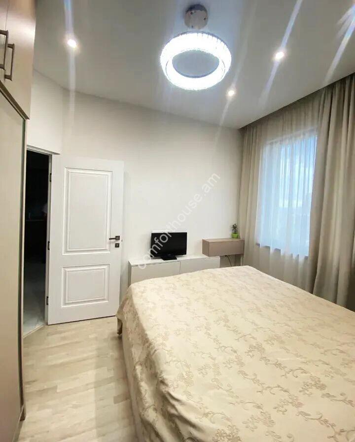 457717-3287529-crop