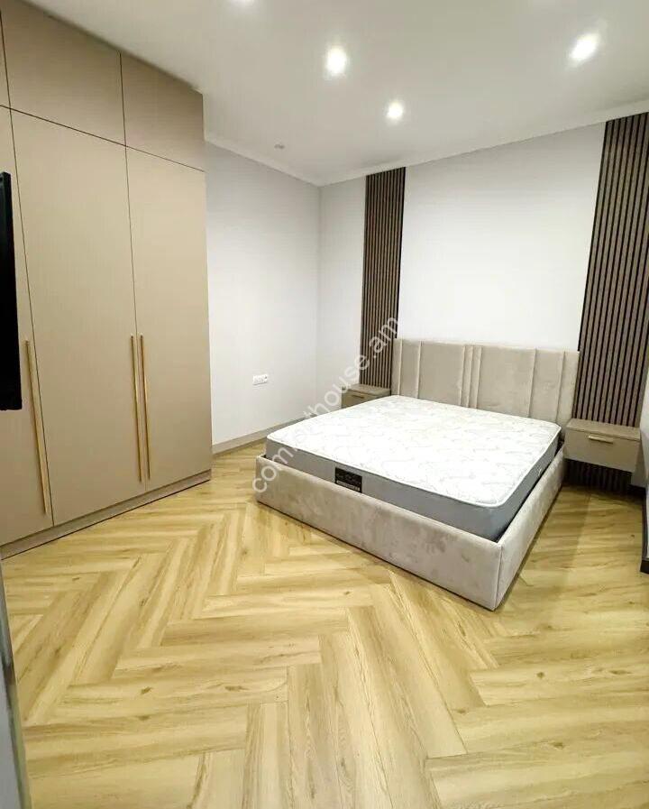 457785-3288543-crop