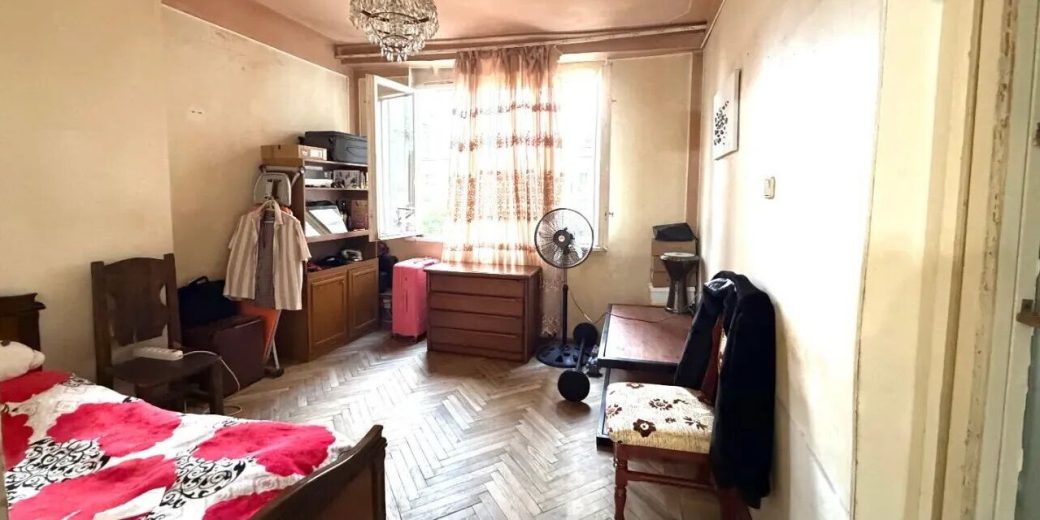 458106-3293484-crop