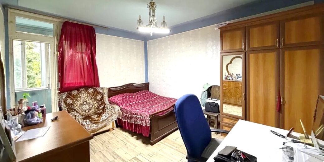 458106-3293485-crop