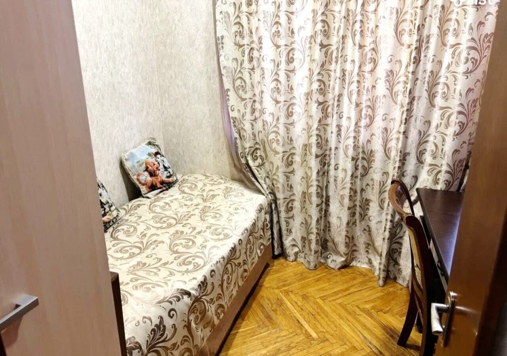 458170-3294364-crop