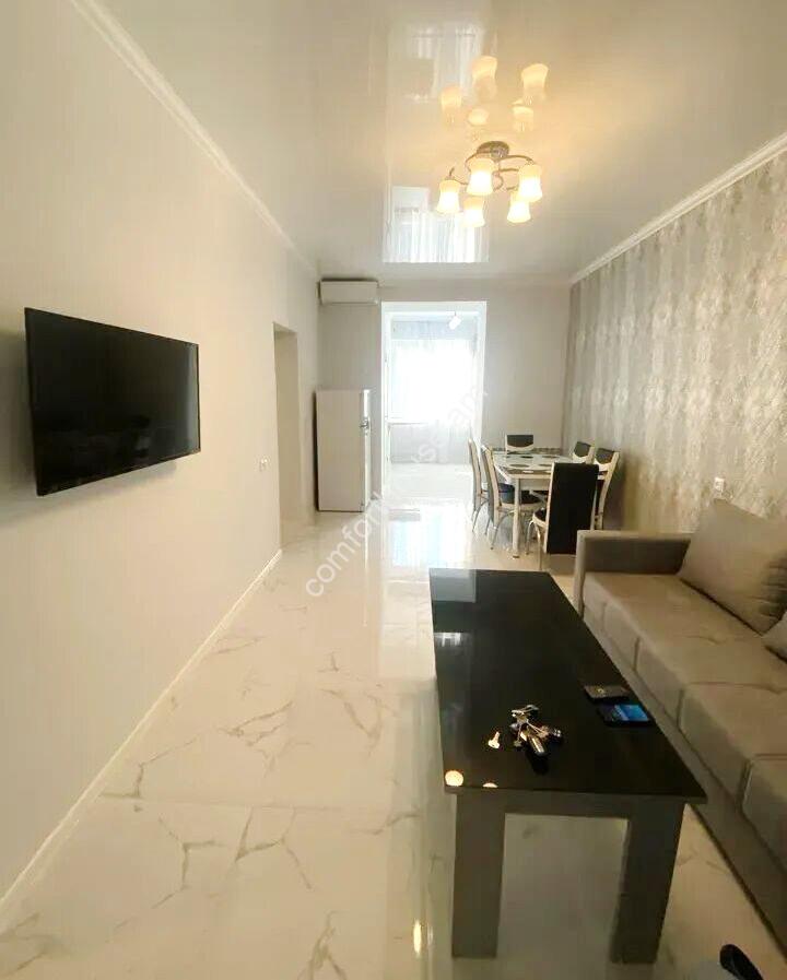 458566-3300327-crop