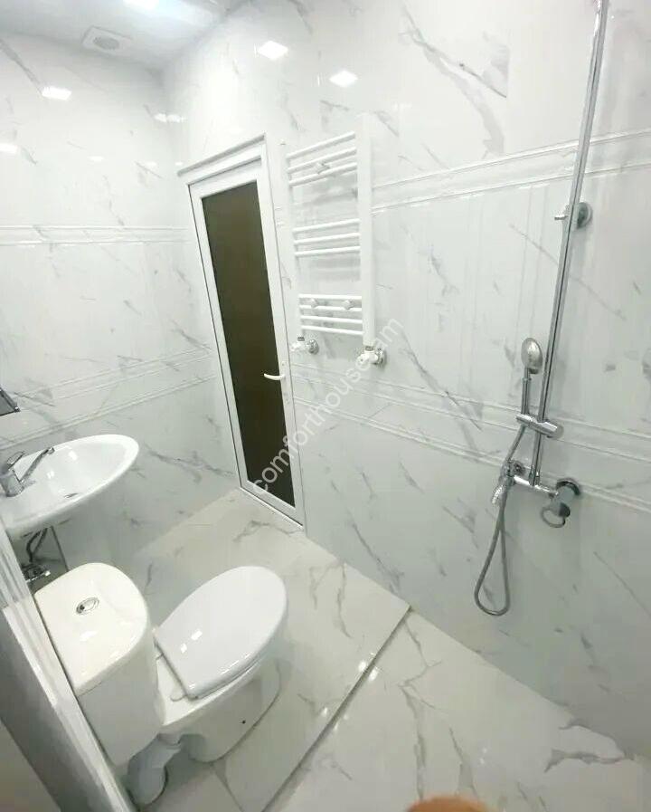 458566-3300328-crop