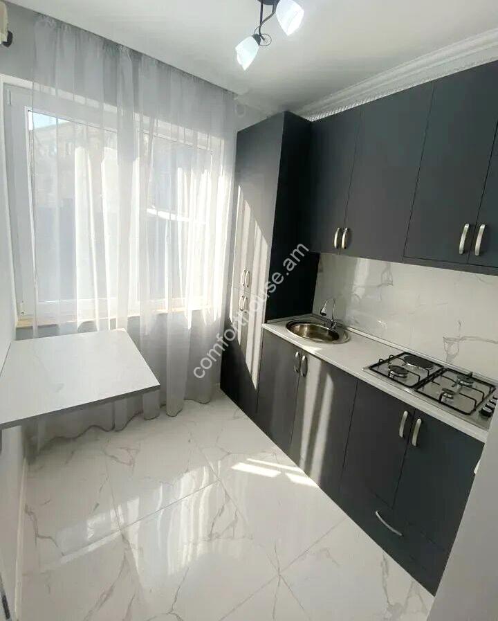 458566-3300334-crop