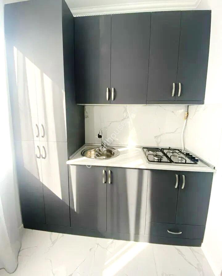 458566-3300339-crop